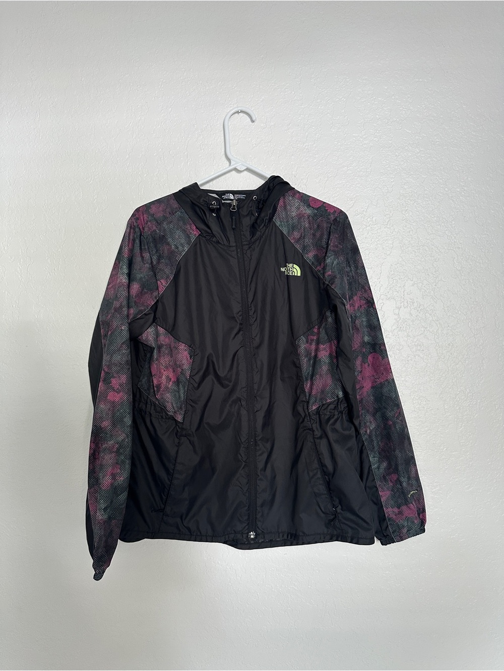 The North Face Women’s Black & Purple Hooded Windbreaker Jacket L